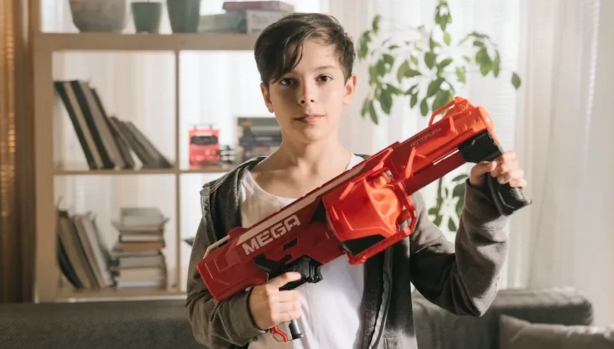 Are children’s toy guns allowed on a flight?